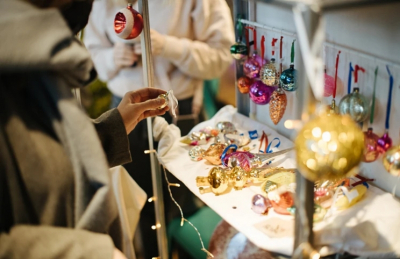 Где купить новогодние подарки: лучшие маркеты, в которых еще можно успеть