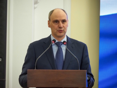 Губернаторский пасьянс: как Паслер понизил ставку и обнулил вес своего первого зама