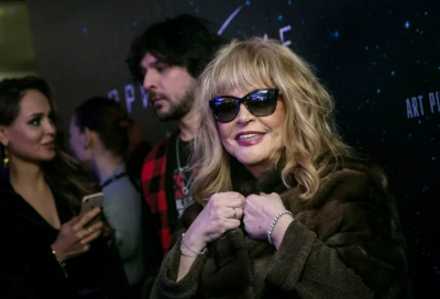 Пугачева исполнила "Ой, мороз, мороз" по просьбе пенсионера: "Алла, спой русским людям"